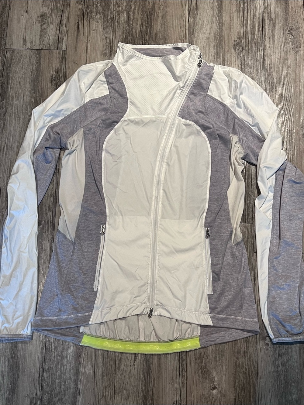 Lululemon athletica white windbreaker jacket, small spot on back check pics